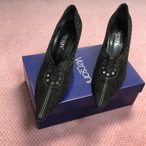 Black suede pumps. Cool, versatile, stylish.